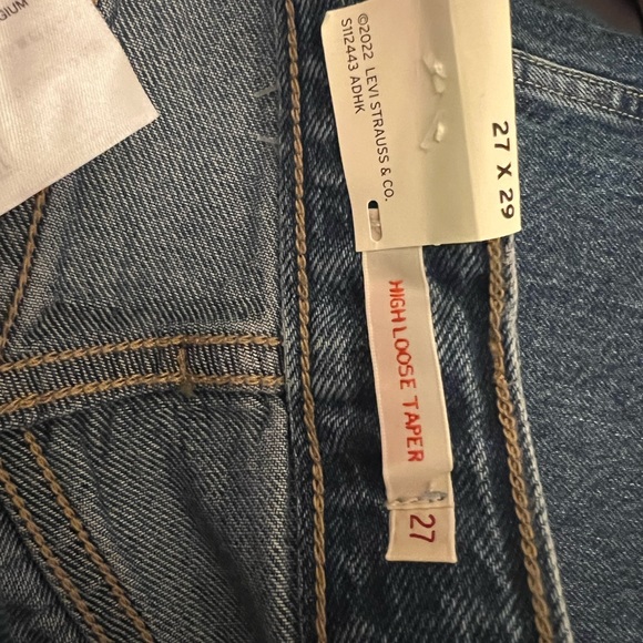 Levi's® Premium
HIGH LOOSE TAPER WOMEN'S JEANS. Medium indigo wash 27/29 - Picture 6 of 9